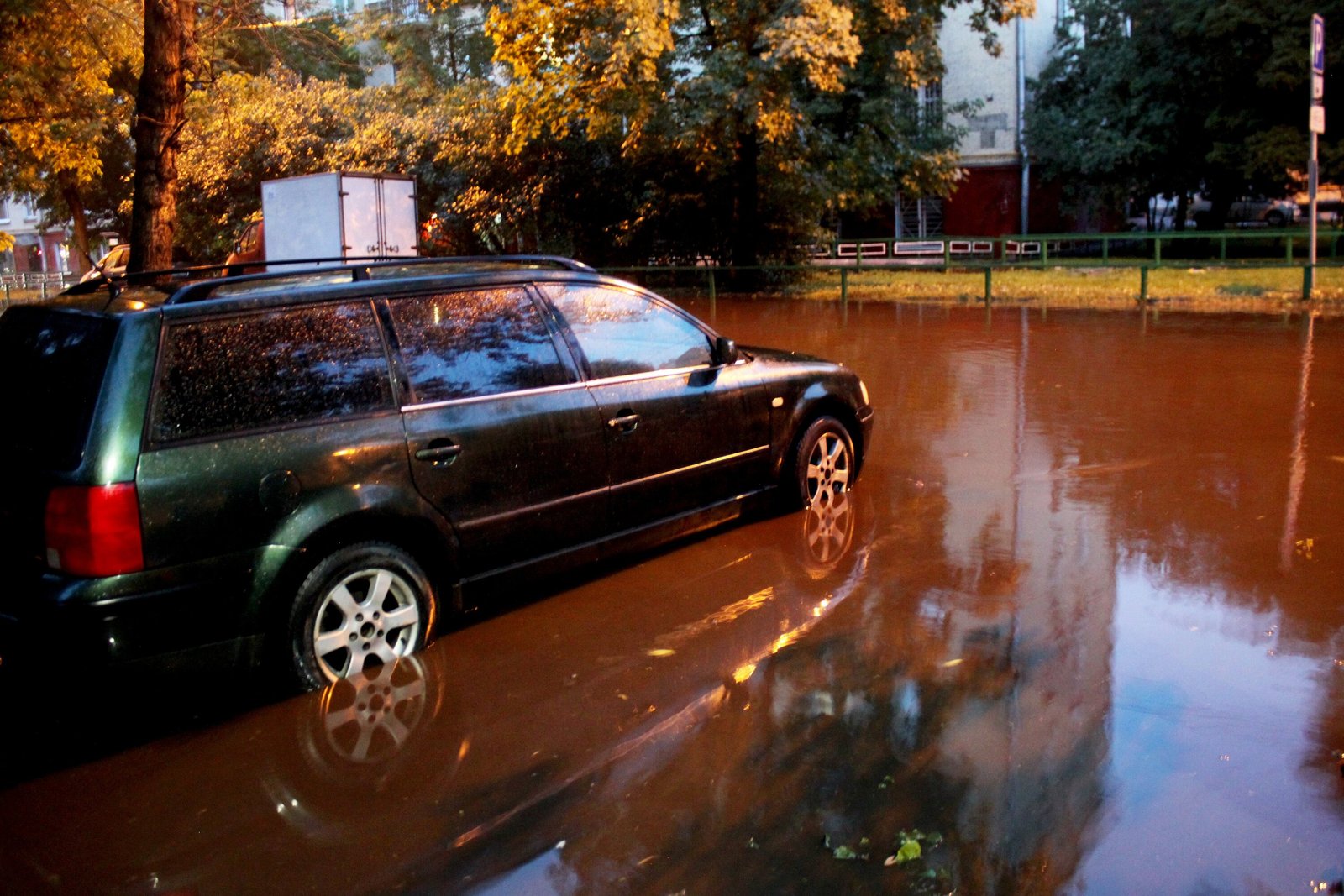 Заплатит ли страховая за подтопление автомобиля