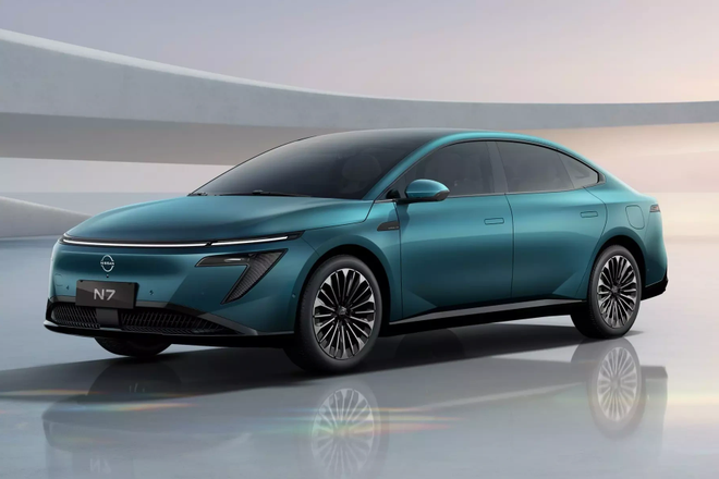 Китайцы выстроились в очередь за новым Nissan N7 Китайцы выстроились в очередь за новым Nissan N7