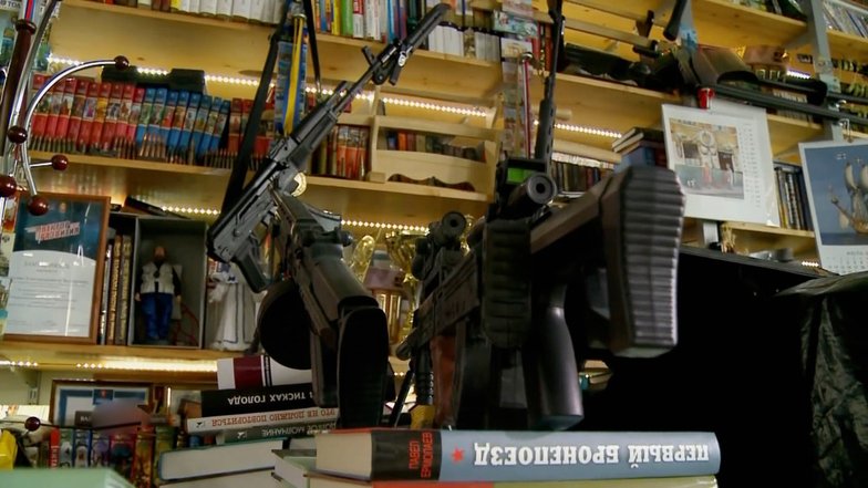 Коллекция оружия в квартире. Фото: НТВ