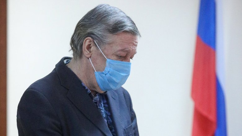 Михаил Ефремов в суде во время оглашения приговора