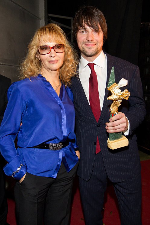 Данила с мамой на вручении премии «Золотой орел»