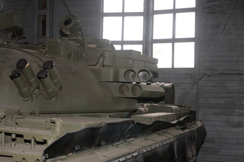 Танк Т-55АД с системой активной защиты &quot;Дрозд&quot;. Музей бронетанковой техники в Кубинке / Wikinedia, Serguei S. Dukachev, CC BY 3.0
