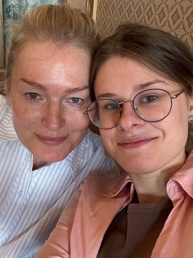 Виктория Толстоганова с дочерью Варварой, фото: соцсети Виктория Толстоганова с дочерью Варварой, фото: соцсети