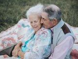 Пара, прожившая вместе 68 лет, устроила романтическую фотосессию