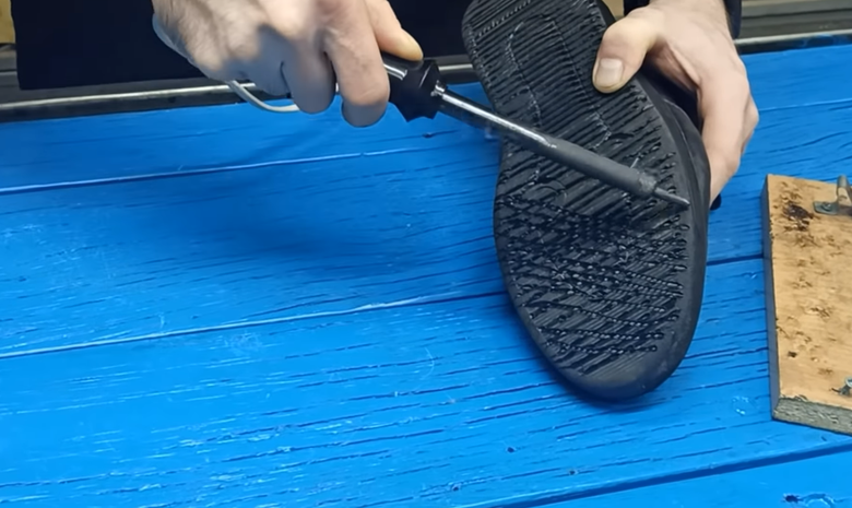 5 лайфхаков, которые помогут вам сделать обувь нескользящей