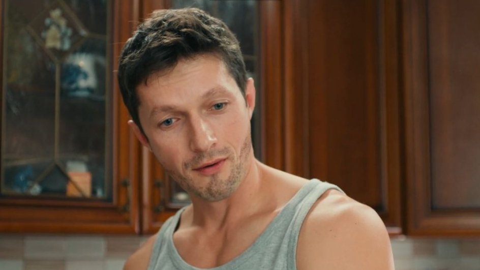 Дмитрий Гудочкин в сериале «На крыльях счастья» Дмитрий Гудочкин в сериале «На крыльях счастья»