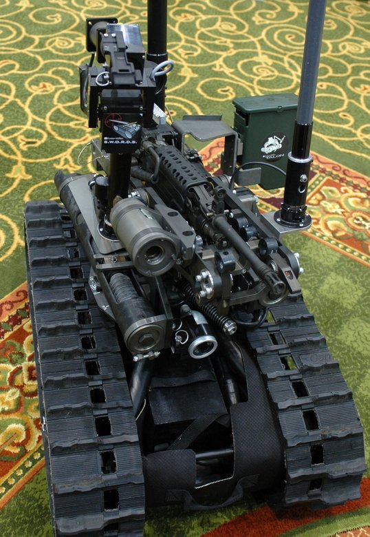 Робот SWORDS с пулеметом M249 / фото PD-USGov-Military