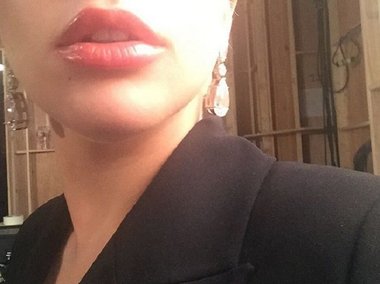 Slide image for gallery: 5720 | «Заткнись и поцелуй меня», — потребовала Леди Гага. Может быть, певице стоит попросить на денек песика у Тейлор Свифт?