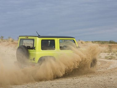 slide image for gallery: 25106 | Suzuki Jimny 4