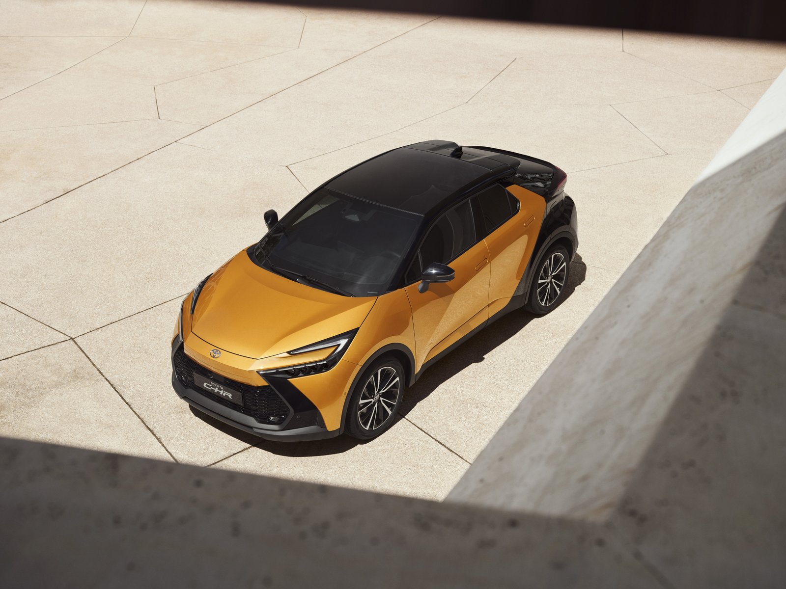 Новый логотип Opel, новая Toyota C-HR и другие новинки недели