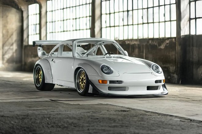 Полуразобранный, но редкий гоночный Porsche 911 хотят продать за 700 тысяч евро Полуразобранный, но редкий гоночный Porsche 911 хотят продать за 700 тысяч евро