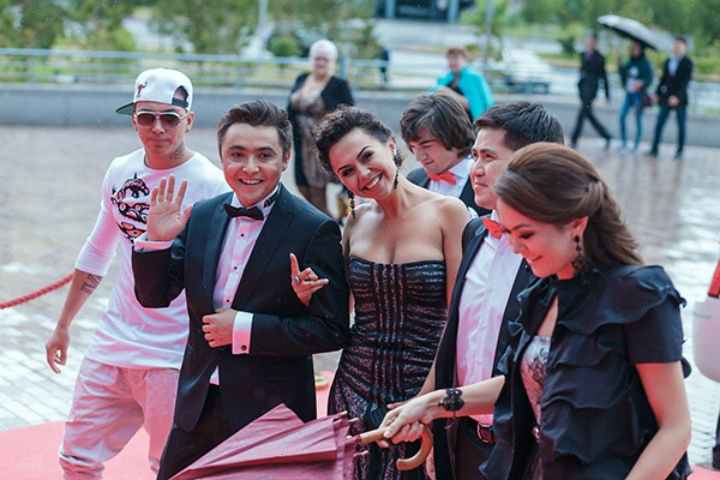 Звезды на красной дорожке «Астана Жүлдызы» в 2013 году