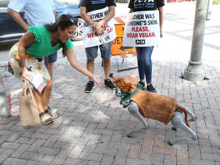 Робот-теленок PETA с искусственным интеллектом