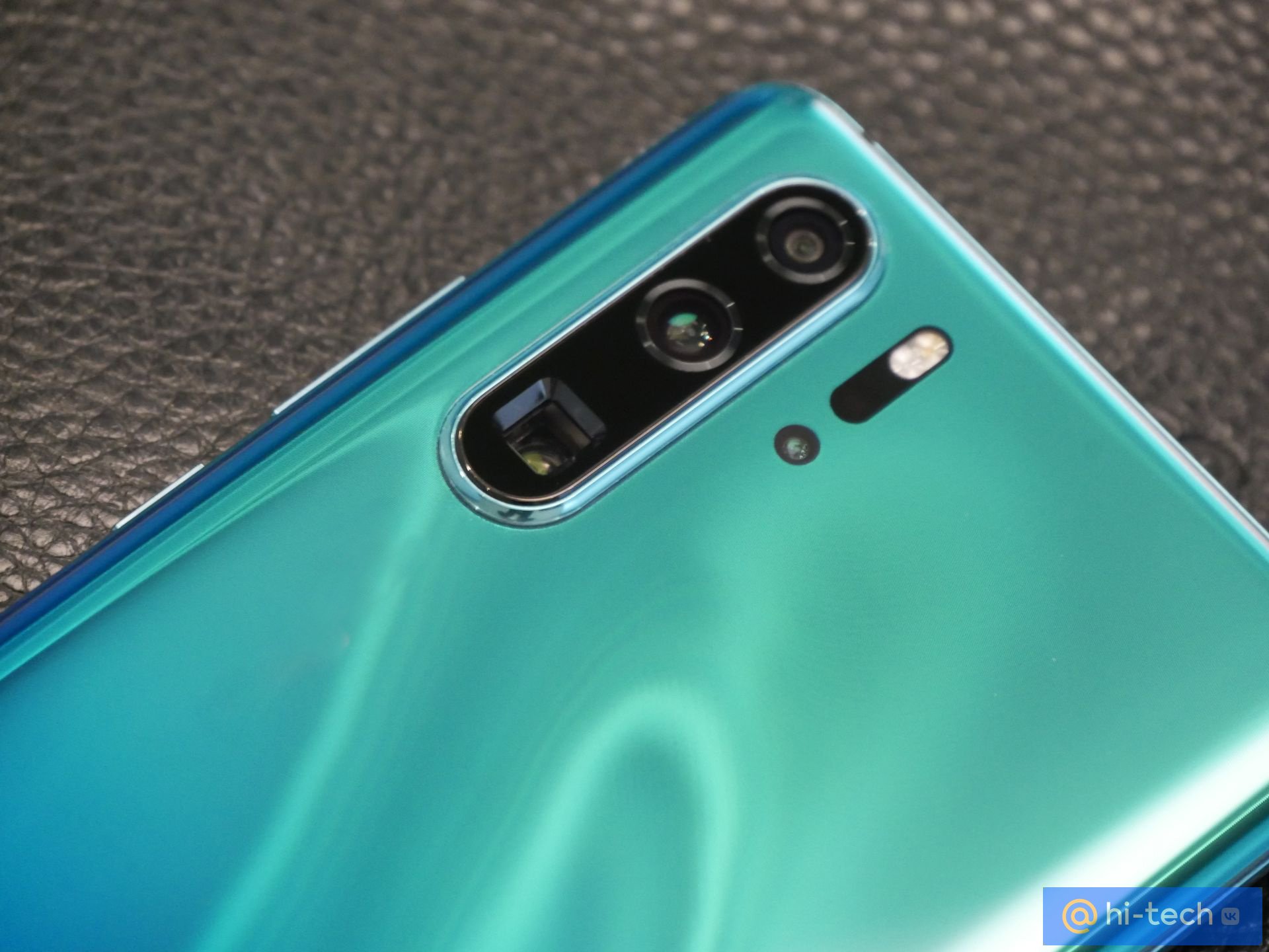 Официально: Huawei P30 Pro — первый в мире смартфон с 10- и 50-кратным  зумом и перископической камерой - Hi-Tech Mail.ru