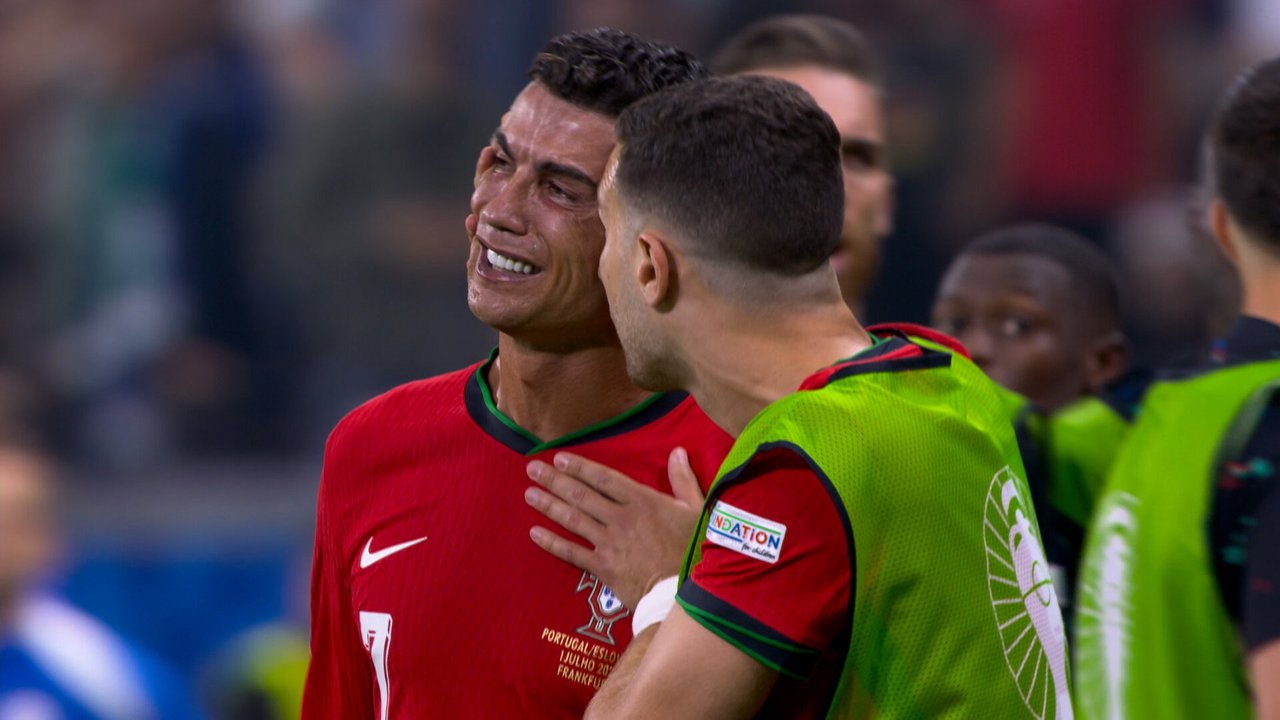 Мане о слезах Роналду и незабитом пенальти: «Ты по-прежнему великий чемпион! ❤️CR7»