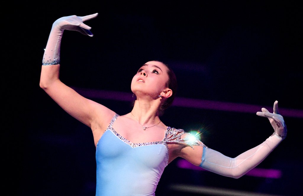 Валиева впервые вышла на лед в шоу после дисквалификации за допинг