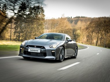 slide image for gallery: 22058 | Nissan GT-R