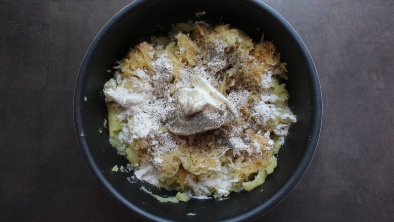 Постные картофельные котлеты с грибами — рецепт с фото пошагово