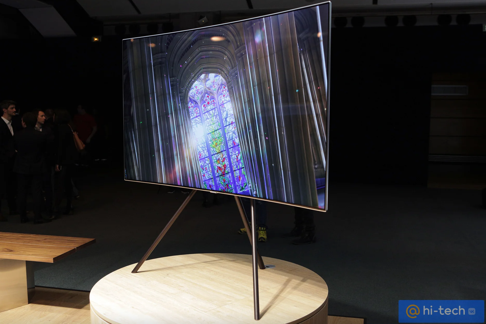 QLED в телевизоре: что это за технология, в чем отличие матриц OLED, LED,  UHD и какая лучше, отзывы пользователей, плюсы и минусы - Hi-Tech Mail.ru