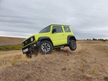 slide image for gallery: 25107 | Suzuki Jimny 3