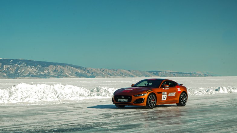 slide image for gallery: 27620 | Jaguar установил рекорд скорости на льду Байкала