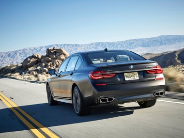 slide image for gallery: 23350 | BMW M760
