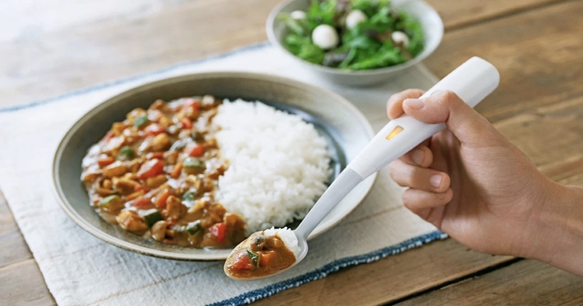 Японцы изобрели электрическую ложку, которая делает еду соленой