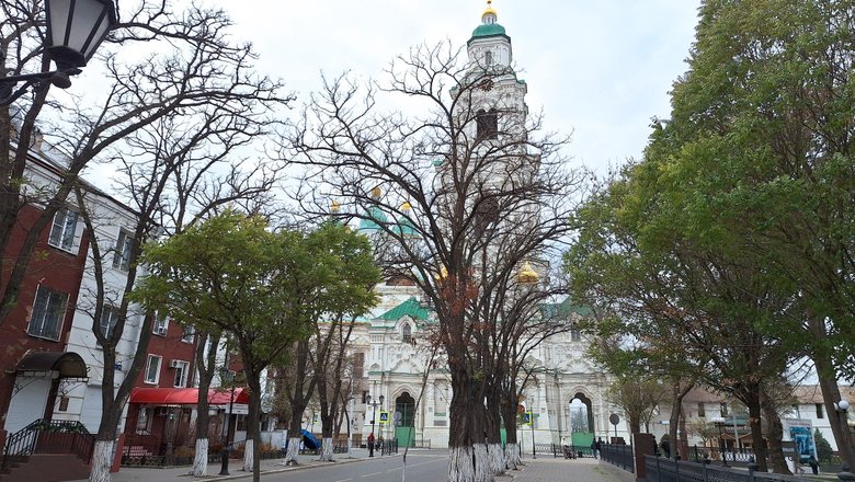 В Астраханском кремле активно готовятся к встрече Нового года.

Фото: Мария Соловьева/ РГ.