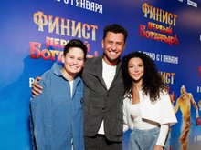Павел Прилучный с сыном Тимофеем и женой Зепюр Прилучной-Брутян