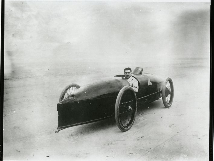 Stanley Rocket — самый быстрый паромобиль с 1906 по 2009 г.