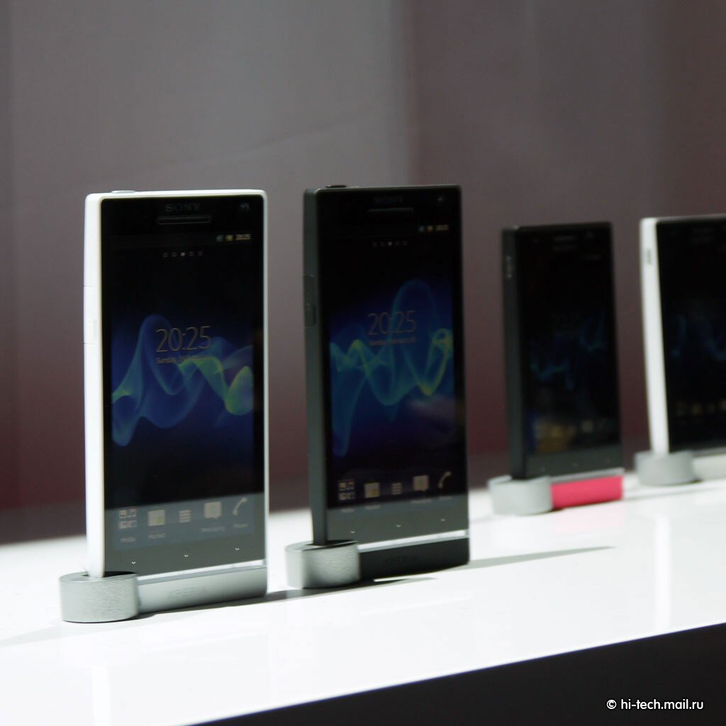 Sony на MWC 2012: очень красивые смартфоны и самый яркий экран - Hi-Tech  Mail.ru