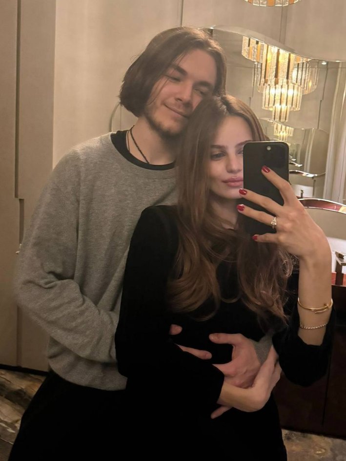 сын Ульяны Сергеенко Александр и Аксинья Терехина сын Ульяны Сергеенко Александр и Аксинья Терехина
