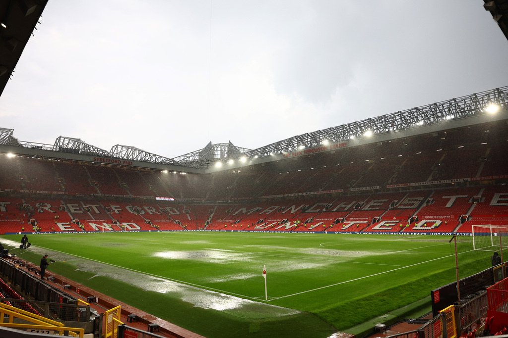 Стадион «Ман Юнайтед» затопило после поражения от «Арсенала»