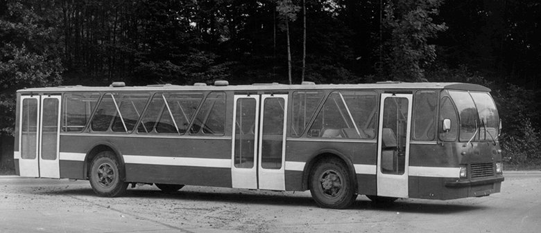 Экспериментальный переднеприводный низкопольный автобус ЛАЗ-360