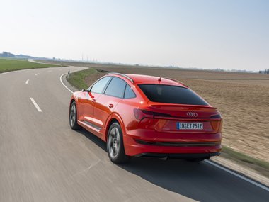 slide image for gallery: 27400 | Audi e-tron Sportback