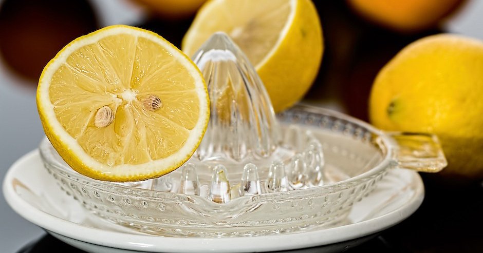 Лимон поможет в уборке не хуже модных средств: 5 лайфхаков