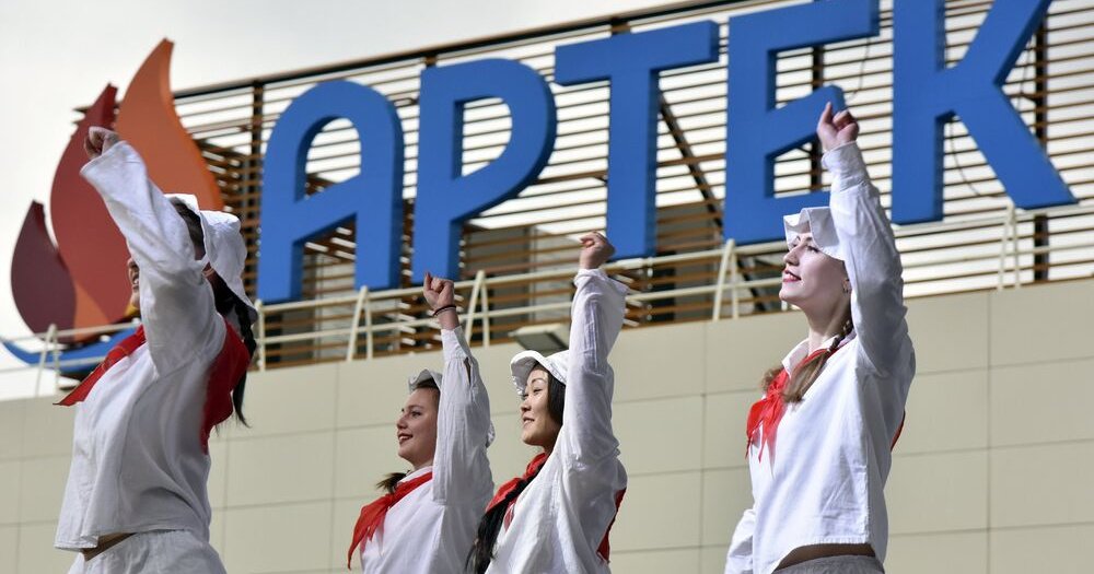 «Артек» стал местом, формирующим мировоззрение лидеров, заявили в НЦИП