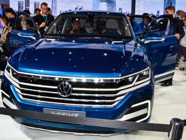 slide image for gallery: 21381 |  Volkswagen T-Prime Concept GTE