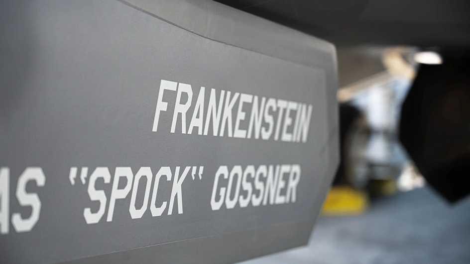 «Frankenjet» – уникальный F-35A, собранный из двух разбившихся истребителей «Frankenjet» – уникальный F-35A, собранный из двух разбившихся истребителей
