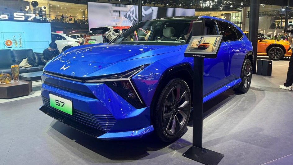 Компания Honda представила новый электрокроссовер Honda S7 на автосалоне в Шанхае Компания Honda представила новый электрокроссовер Honda S7 на автосалоне в Шанхае