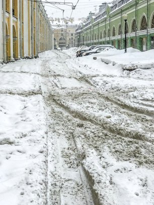 slide image for gallery: 24093 | Неравная схватка коммунальщиков со снегом в Петербурге
