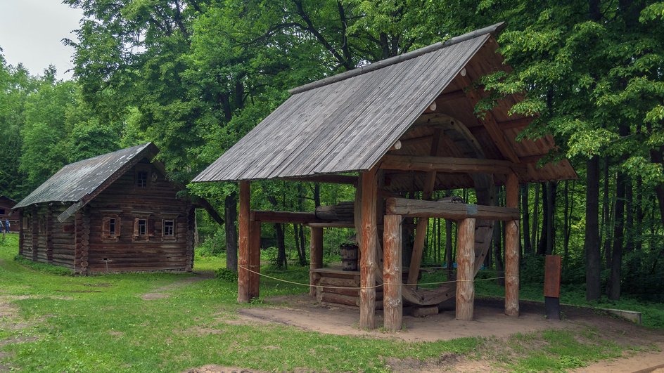 Колодец со ступальным колесом, Городец, конец XIX в. в Щелоковском хуторе 