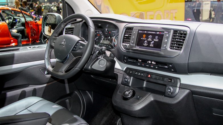 slide image for gallery: 20572 | Citroen SpaceTourer