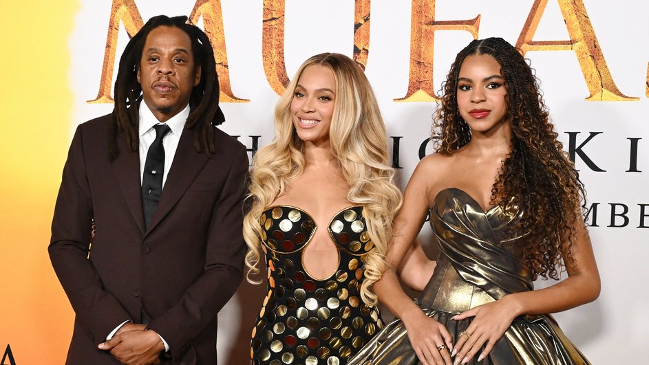 Jay-Z, Бейонсе и их дочь Блю Айви Jay-Z, Бейонсе и их дочь Блю Айви