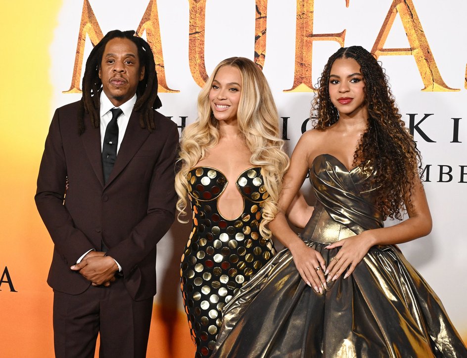 Jay-Z, Бейонсе и их дочь Блю Айви Jay-Z, Бейонсе и их дочь Блю Айви