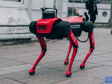 В России представили робота-садовода на колесах (фото)