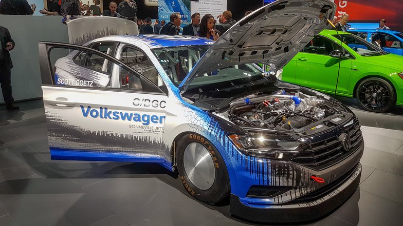 slide image for gallery: 23923 | Volkswagen Jetta