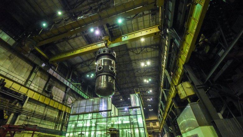 Установка корпуса реактора РИТМ-200 для ледокола «Урал»