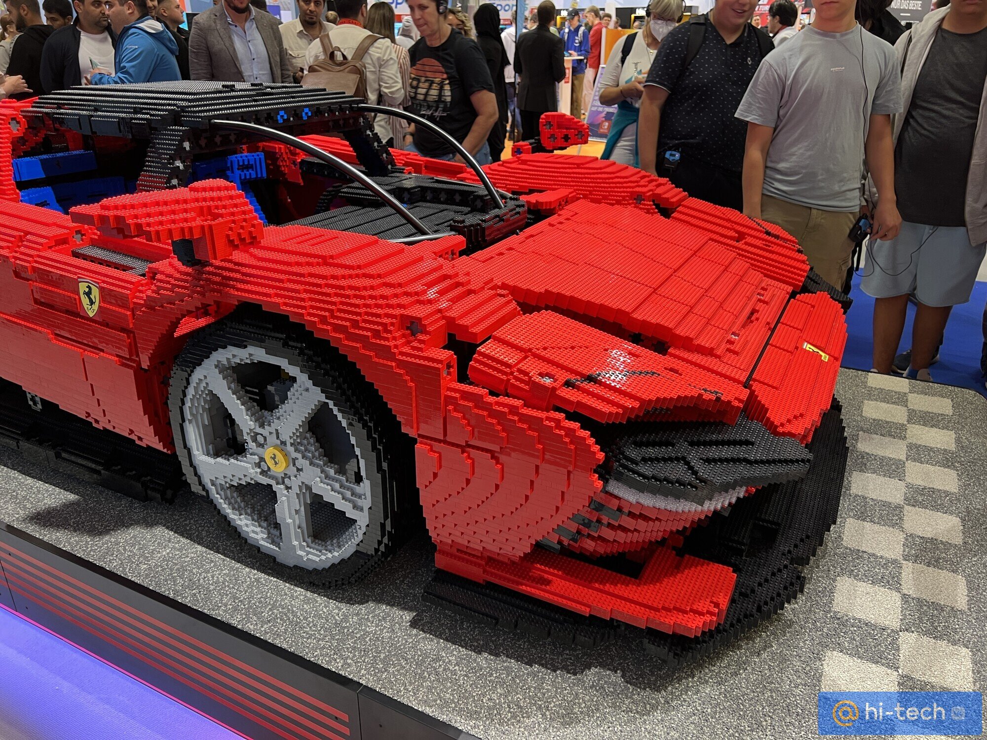 На IFA 2022 «приехала» гигантская Ferrari из конструктора LEGO (фото) -  Hi-Tech Mail.ru