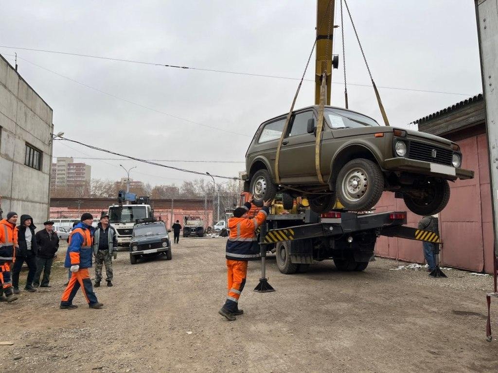 Более 300 тонн гуманитарной помощи и 44 автомобиля отправлено из Иркутска в  зону СВО - Новости Mail.ru